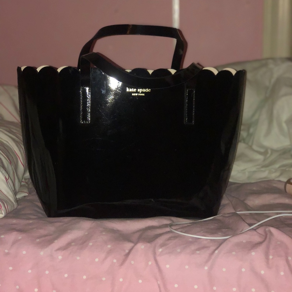 ♠️ Kate Spade Lilly Avenue Patent Carrigan ♠️